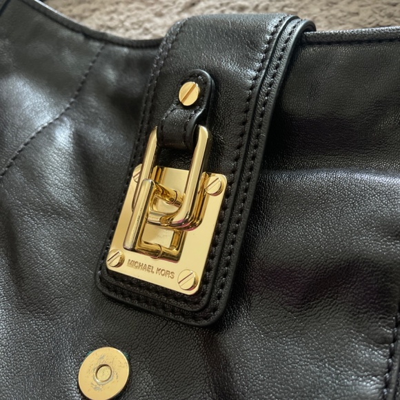 Michael Kors shoulder purse - Picture 4 of 5